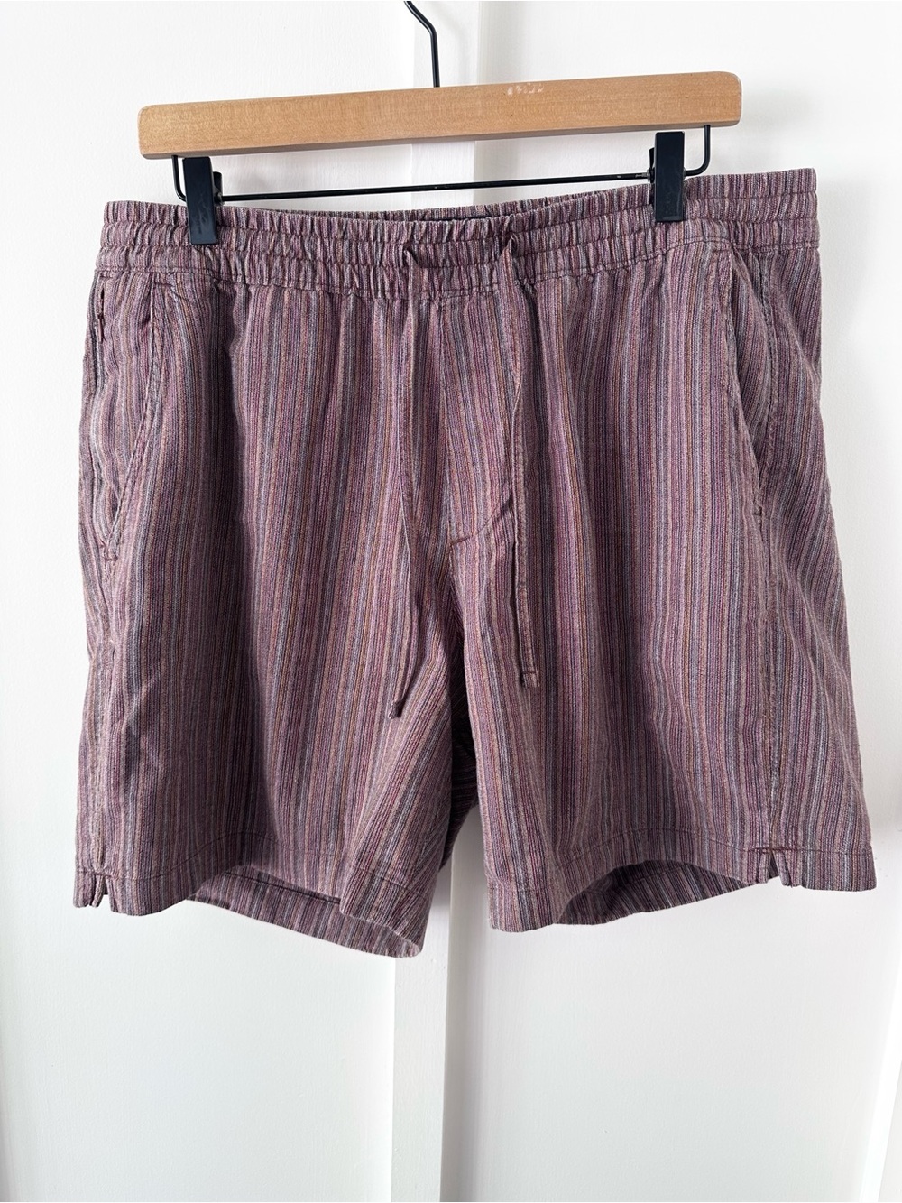 ABERCROMBIE red striped cotton short